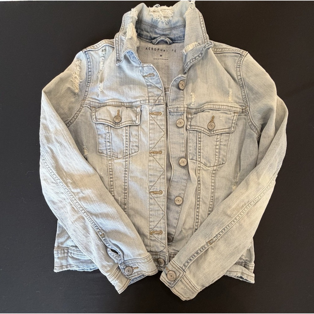 Aeropostale Womens Distressed Denim Trucker Jacket Light Wash Blue Size M